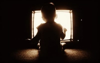 آسیب‌های استفاده از تلویزیون برای کودکان